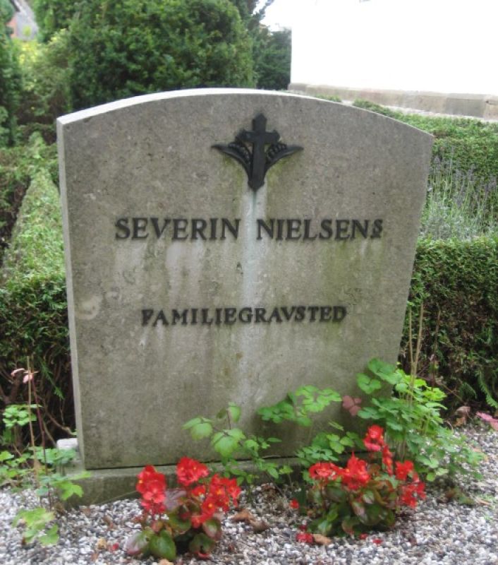 Severin Nielsen's familiegravsted.jpg